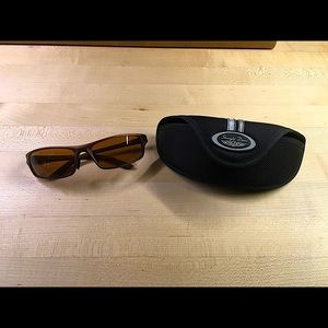 A pair of women’s Straight Down Sunglasses.